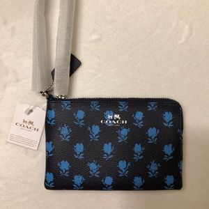 COACH wristlet NEW! (Reg.$85.00)